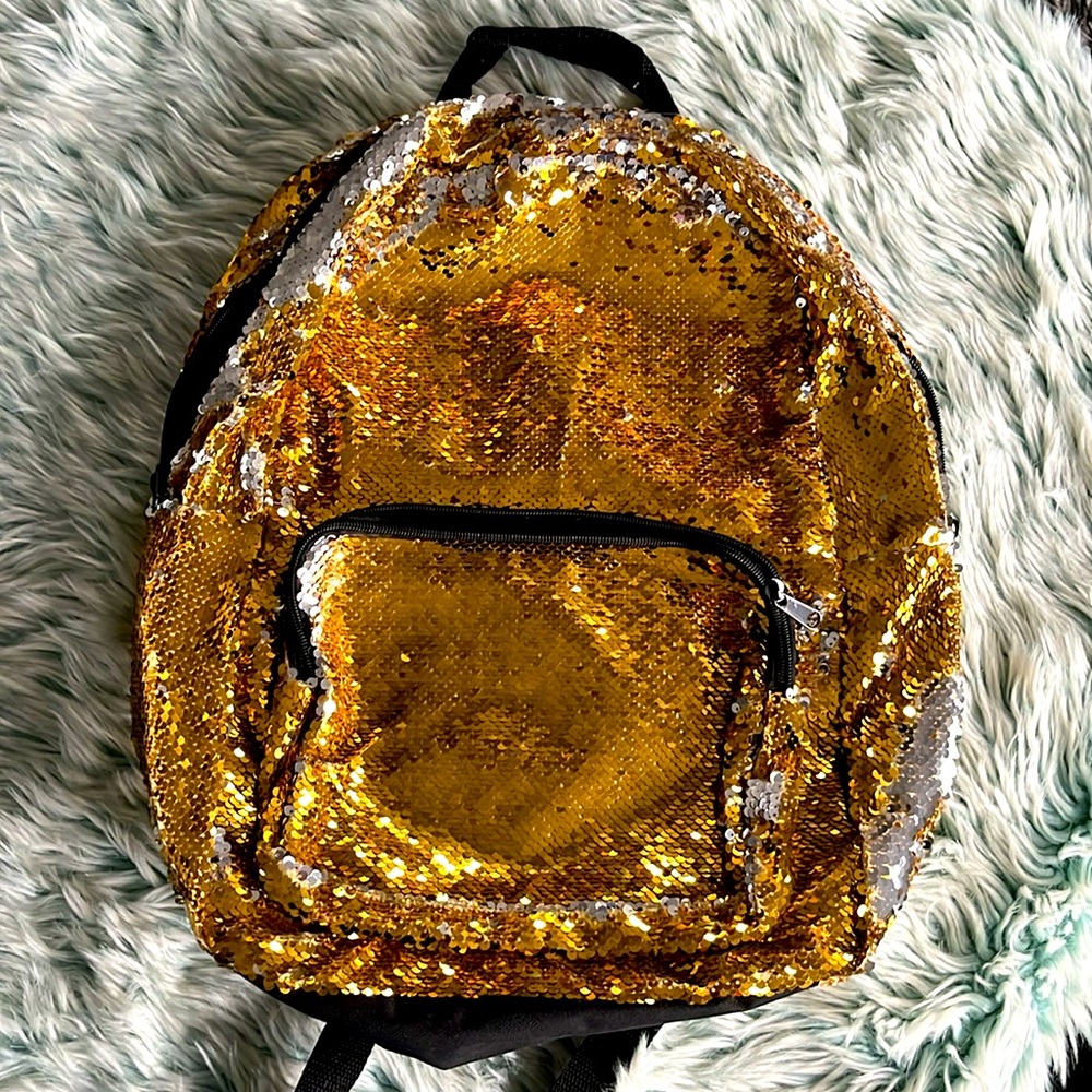 🤩Style Lab Magic Sequin Backpack in Gold ✨and Silver🪩